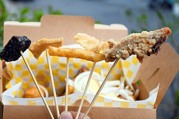 高雄市鼓山區高雄鹽酥雞推薦【爆力雞－台式鹽酥雞總部】瑞豐商圈必吃美食！在爆力雞沒有選擇障礙，只有每天都想吃的障礙