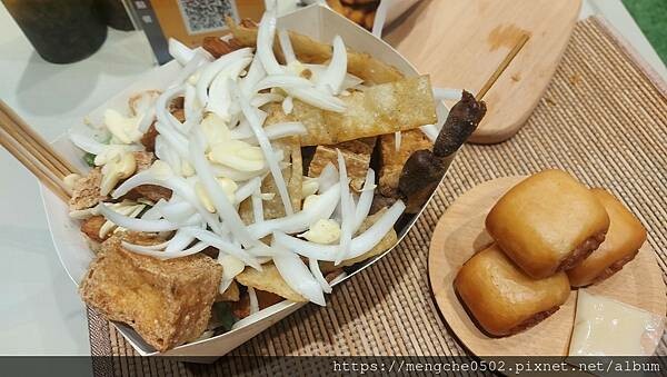 爆力台式鹽酥雞-高雄鼓山瑞豐夜市附近大塊又多汁的爆力雞排和宵夜炸物，吃一口就令人驚艷的美味