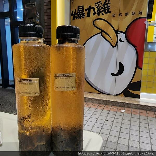 爆力台式鹽酥雞-高雄鼓山瑞豐夜市附近大塊又多汁的爆力雞排和宵夜炸物，吃一口就令人驚艷的美味