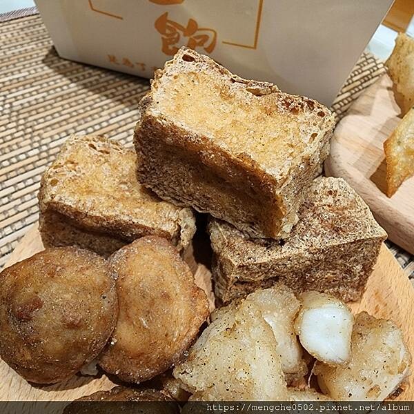 爆力台式鹽酥雞-高雄鼓山瑞豐夜市附近大塊又多汁的爆力雞排和宵夜炸物，吃一口就令人驚艷的美味