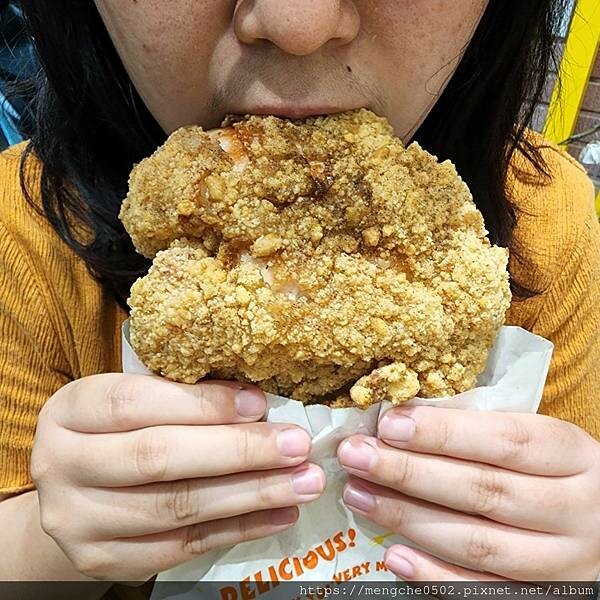 爆力台式鹽酥雞-高雄鼓山瑞豐夜市附近大塊又多汁的爆力雞排和宵夜炸物，吃一口就令人驚艷的美味
