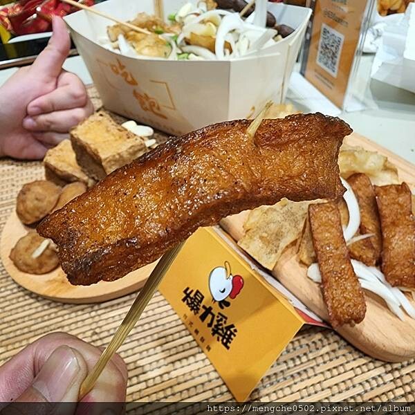 爆力台式鹽酥雞-高雄鼓山瑞豐夜市附近大塊又多汁的爆力雞排和宵夜炸物，吃一口就令人驚艷的美味