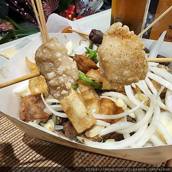 爆力台式鹽酥雞-高雄鼓山瑞豐夜市附近大塊又多汁的爆力雞排和宵夜炸物，吃一口就令人驚艷的美味