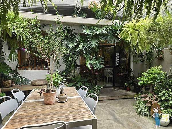 桃園咖啡廳推薦！桃園老宅福森院子迷你植物園必拍，藝文特區早午餐秘境。