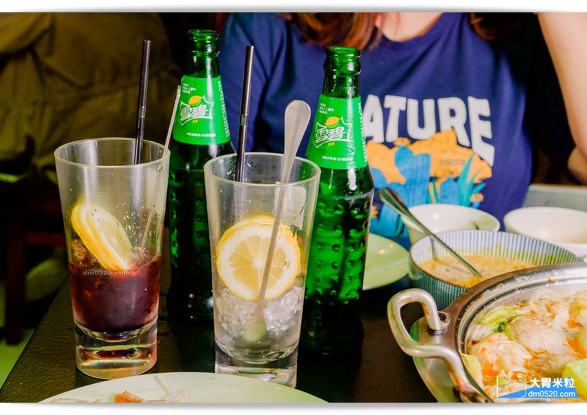 隱藏台北老公寓的人氣火鍋,香港私宅打邊爐,一鍋三吃,港式皮蛋湯居然變濃郁咖哩鍋,手工港式丸餃,感受詠香江風情！南京復興站火鍋推薦,台北長安東路美食推薦,台北港式火鍋推薦,台北鴛鴦麻辣鍋推薦,台北私廚火