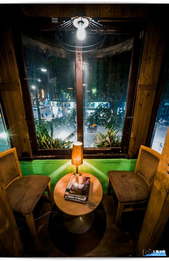 隱藏台北老公寓的人氣火鍋,香港私宅打邊爐,一鍋三吃,港式皮蛋湯居然變濃郁咖哩鍋,手工港式丸餃,感受詠香江風情！南京復興站火鍋推薦,台北長安東路美食推薦,台北港式火鍋推薦,台北鴛鴦麻辣鍋推薦,台北私廚火