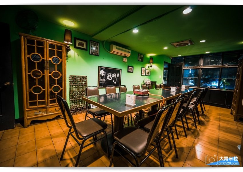 隱藏台北老公寓的人氣火鍋,香港私宅打邊爐,一鍋三吃,港式皮蛋湯居然變濃郁咖哩鍋,手工港式丸餃,感受詠香江風情！南京復興站火鍋推薦,台北長安東路美食推薦,台北港式火鍋推薦,台北鴛鴦麻辣鍋推薦,台北私廚火