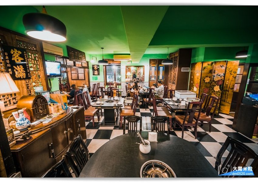 隱藏台北老公寓的人氣火鍋,香港私宅打邊爐,一鍋三吃,港式皮蛋湯居然變濃郁咖哩鍋,手工港式丸餃,感受詠香江風情！南京復興站火鍋推薦,台北長安東路美食推薦,台北港式火鍋推薦,台北鴛鴦麻辣鍋推薦,台北私廚火