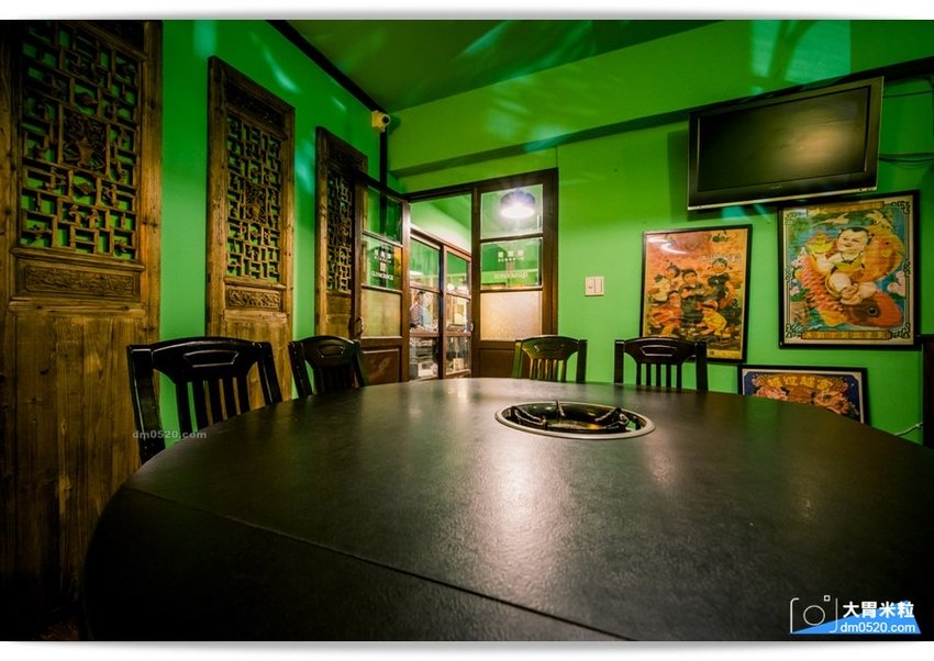 隱藏台北老公寓的人氣火鍋,香港私宅打邊爐,一鍋三吃,港式皮蛋湯居然變濃郁咖哩鍋,手工港式丸餃,感受詠香江風情！南京復興站火鍋推薦,台北長安東路美食推薦,台北港式火鍋推薦,台北鴛鴦麻辣鍋推薦,台北私廚火