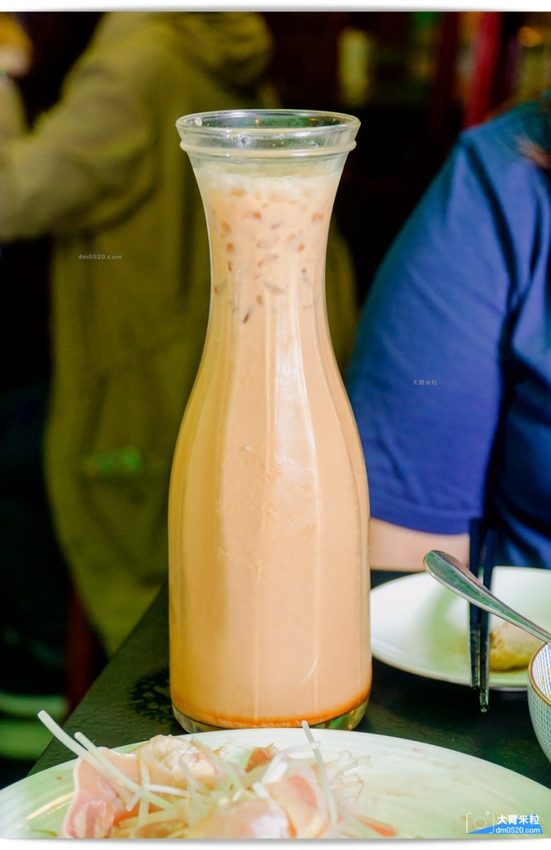 隱藏台北老公寓的人氣火鍋,香港私宅打邊爐,一鍋三吃,港式皮蛋湯居然變濃郁咖哩鍋,手工港式丸餃,感受詠香江風情！南京復興站火鍋推薦,台北長安東路美食推薦,台北港式火鍋推薦,台北鴛鴦麻辣鍋推薦,台北私廚火