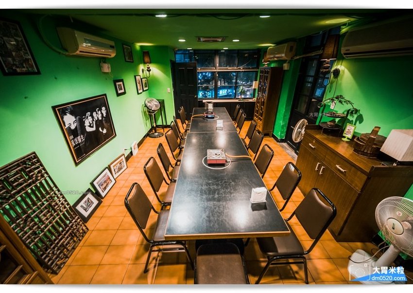 隱藏台北老公寓的人氣火鍋,香港私宅打邊爐,一鍋三吃,港式皮蛋湯居然變濃郁咖哩鍋,手工港式丸餃,感受詠香江風情！南京復興站火鍋推薦,台北長安東路美食推薦,台北港式火鍋推薦,台北鴛鴦麻辣鍋推薦,台北私廚火