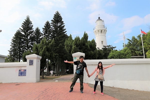 白沙岬燈塔:【桃園觀音景點】白沙岬燈塔~浪漫的唯美地中海公廁,白如雪的純淨燈塔,台灣本島最西美拍取景勝地