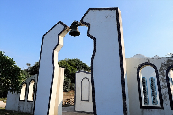 白沙岬燈塔:【桃園觀音景點】白沙岬燈塔~浪漫的唯美地中海公廁,白如雪的純淨燈塔,台灣本島最西美拍取景勝地