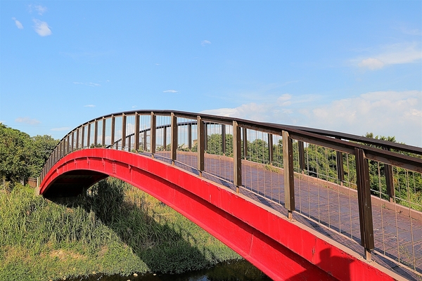 白沙岬燈塔:【桃園觀音景點】白沙岬燈塔~浪漫的唯美地中海公廁,白如雪的純淨燈塔,台灣本島最西美拍取景勝地
