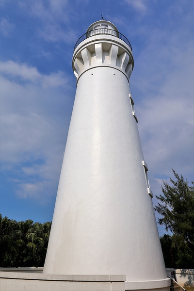 白沙岬燈塔:【桃園觀音景點】白沙岬燈塔~浪漫的唯美地中海公廁,白如雪的純淨燈塔,台灣本島最西美拍取景勝地