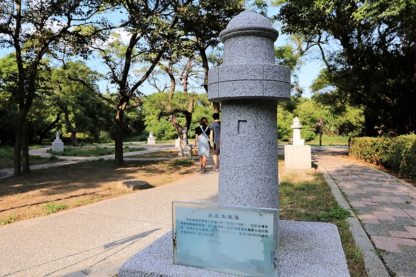 白沙岬燈塔:【桃園觀音景點】白沙岬燈塔~浪漫的唯美地中海公廁,白如雪的純淨燈塔,台灣本島最西美拍取景勝地