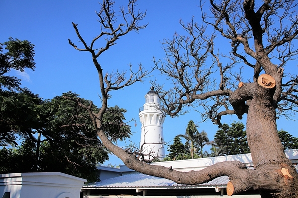 白沙岬燈塔:【桃園觀音景點】白沙岬燈塔~浪漫的唯美地中海公廁,白如雪的純淨燈塔,台灣本島最西美拍取景勝地