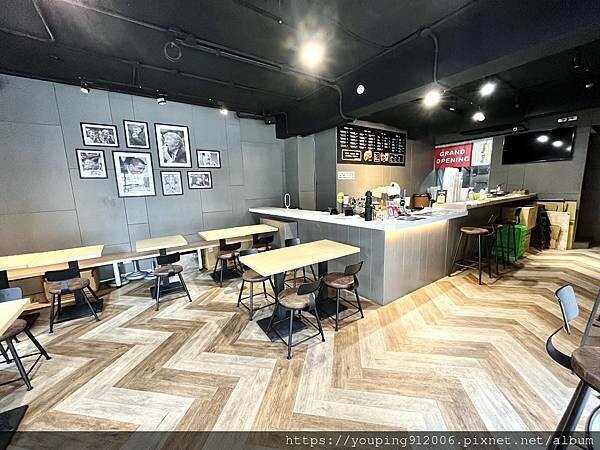 台北信義區｜Salty Dog 塩狗•熱狗堡，用布里歐當外層麵包，更多了幾分奶香味，還有Taco碗可以選擇(附菜單)