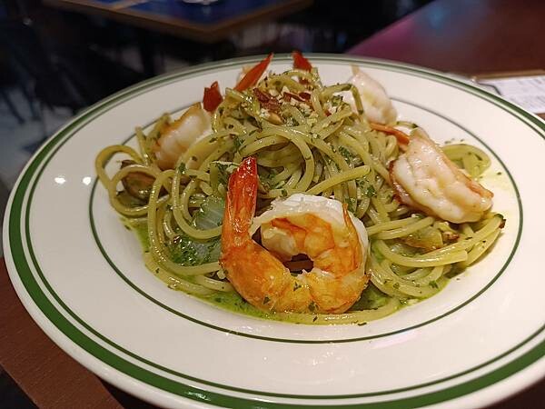 我們走進披薩名店吃了義大利麵？【Little New York pizzeria中山店】真的好吃耶！假日沒預約，還會客滿吃不