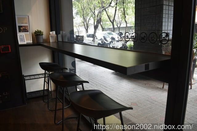 台中西屯區 精品咖啡 手作甜點 | 湮云 Lostcloud Cafe 復古收音機的主題咖啡廳 安靜舒適的空間，合適讀書、聊天、辦公、洽談工作、公司行號包場開會 -  就是這樣。吃喝玩樂。愛漂亮部落格