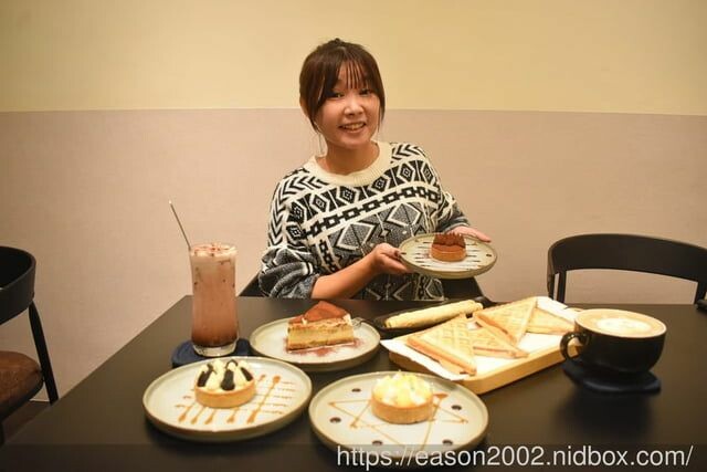 台中西屯區 精品咖啡 手作甜點 | 湮云 Lostcloud Cafe 復古收音機的主題咖啡廳 安靜舒適的空間，合適讀書、聊天、辦公、洽談工作、公司行號包場開會 -  就是這樣。吃喝玩樂。愛漂亮部落格