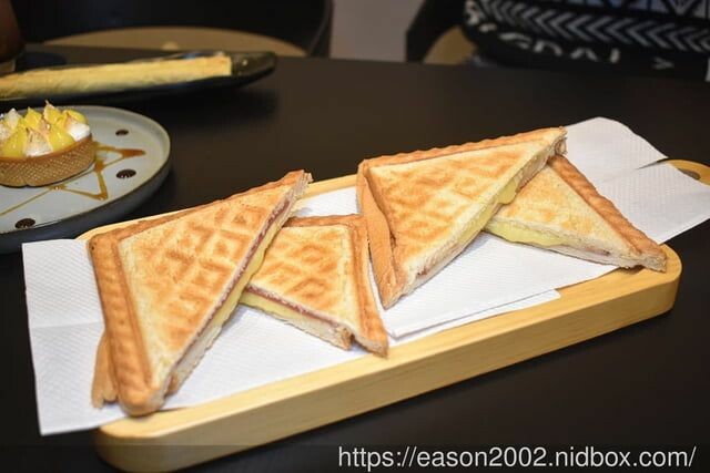 台中西屯區 精品咖啡 手作甜點 | 湮云 Lostcloud Cafe 復古收音機的主題咖啡廳 安靜舒適的空間，合適讀書、聊天、辦公、洽談工作、公司行號包場開會 -  就是這樣。吃喝玩樂。愛漂亮部落格