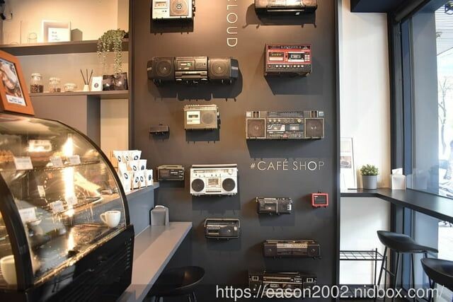 台中西屯區 精品咖啡 手作甜點 | 湮云 Lostcloud Cafe 復古收音機的主題咖啡廳 安靜舒適的空間，合適讀書、聊天、辦公、洽談工作、公司行號包場開會 -  就是這樣。吃喝玩樂。愛漂亮部落格