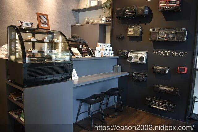 台中西屯區 精品咖啡 手作甜點 | 湮云 Lostcloud Cafe 復古收音機的主題咖啡廳 安靜舒適的空間，合適讀書、聊天、辦公、洽談工作、公司行號包場開會 -  就是這樣。吃喝玩樂。愛漂亮部落格