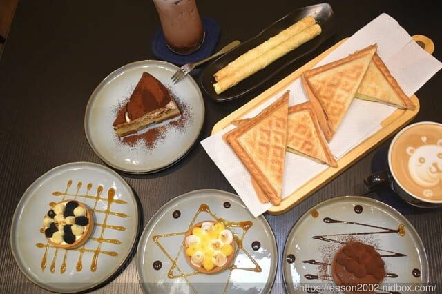 台中西屯區 精品咖啡 手作甜點 | 湮云 Lostcloud Cafe 復古收音機的主題咖啡廳 安靜舒適的空間，合適讀書、聊天、辦公、洽談工作、公司行號包場開會 -  就是這樣。吃喝玩樂。愛漂亮部落格