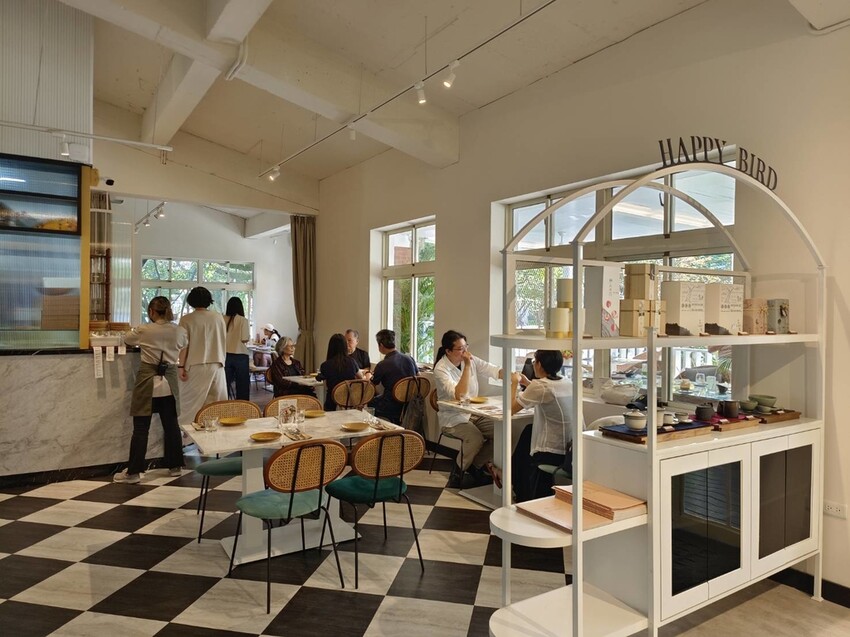 377309.jpg - 【台北.士林】陽明山蔬食餐廳推薦。快樂鳥蔬食餐廳。寵物友善可落地不能坐椅子。開心果棉花糖比薩