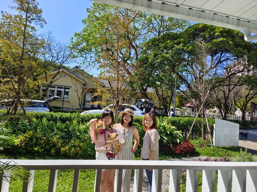 377434.jpg - 【台北.士林】陽明山蔬食餐廳推薦。快樂鳥蔬食餐廳。寵物友善可落地不能坐椅子。開心果棉花糖比薩