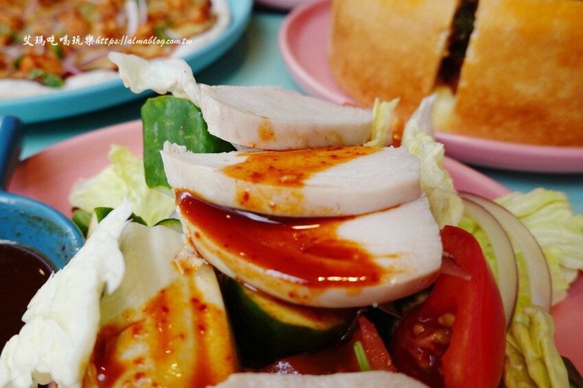 芝加哥深盤披薩超誇張！起司都拉不完，170元就能吃到道地薄披薩，主廚畢業藍帶學院，還曾任職美國五星級飯店廚師，4.9顆星超強