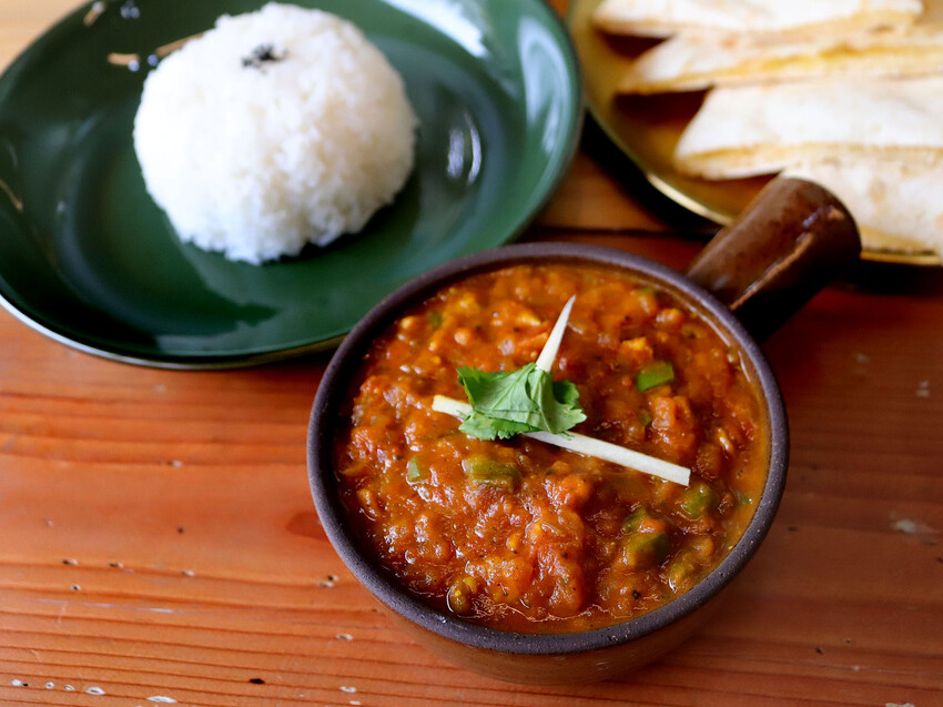 台南印度咖哩／主打北印風味／待過星級飯店的印度主廚兼老闆／傳承道地家鄉味／不用出國一秒到印度／嚴選食材用料實在／現點現做不用調理包