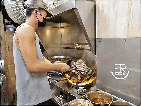 易牙三杯炒滷味 (1).JPG