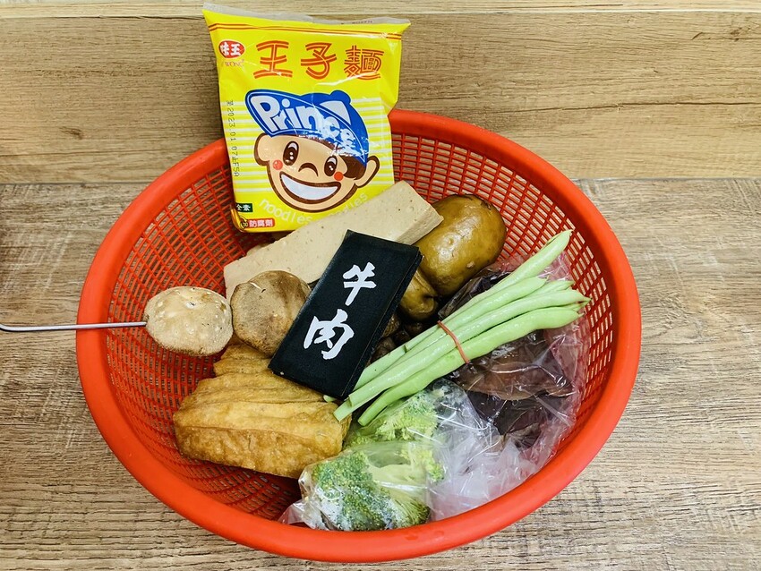 【桃園滷味】易牙三杯炒滷味,中正路桃園觀光夜市商圈滷味推薦,先滷再炒三杯滷味,宵夜/下酒菜/晚餐都超美