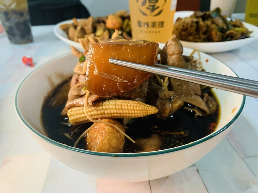 【桃園滷味】易牙三杯炒滷味,中正路桃園觀光夜市商圈滷味推薦,先滷再炒三杯滷味,宵夜/下酒菜/晚餐都超美