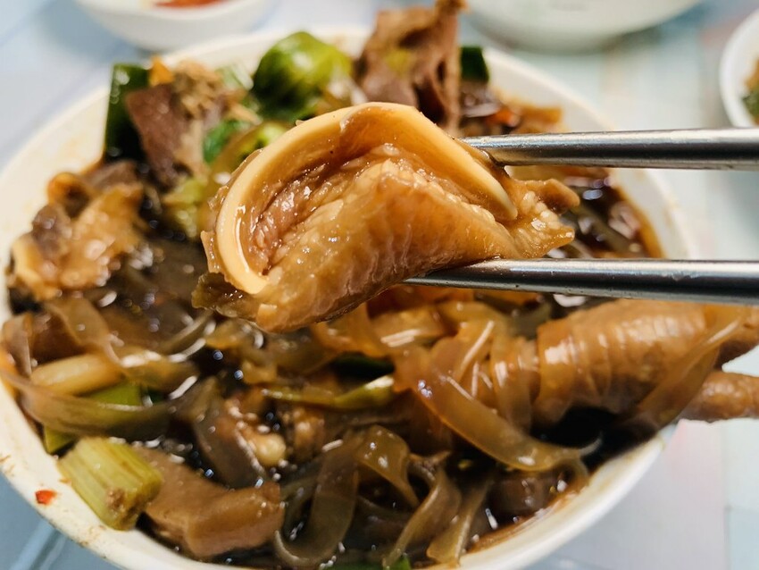 【桃園滷味】易牙三杯炒滷味,中正路桃園觀光夜市商圈滷味推薦,先滷再炒三杯滷味,宵夜/下酒菜/晚餐都超美