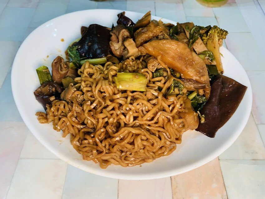 【桃園滷味】易牙三杯炒滷味,中正路桃園觀光夜市商圈滷味推薦,先滷再炒三杯滷味,宵夜/下酒菜/晚餐都超美