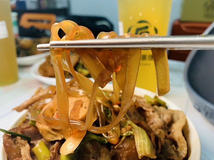 【桃園滷味】易牙三杯炒滷味,中正路桃園觀光夜市商圈滷味推薦,先滷再炒三杯滷味,宵夜/下酒菜/晚餐都超美