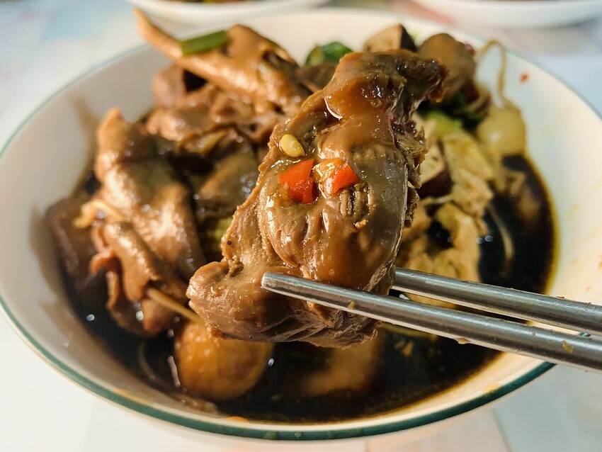 【桃園滷味】易牙三杯炒滷味,中正路桃園觀光夜市商圈滷味推薦,先滷再炒三杯滷味,宵夜/下酒菜/晚餐都超美