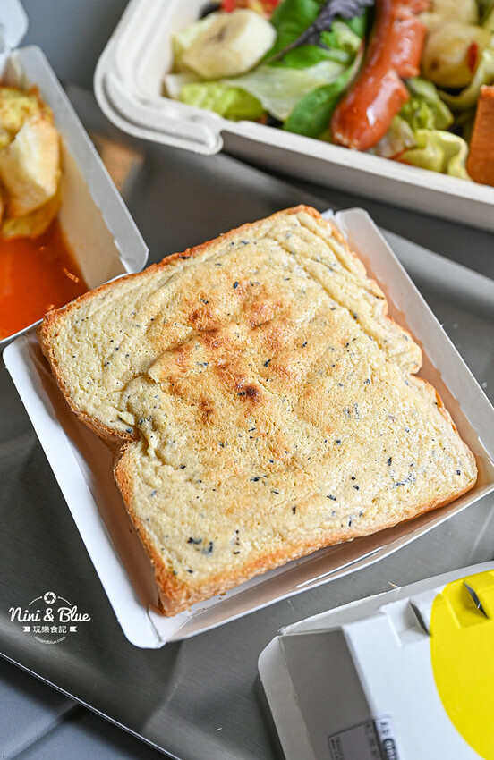 SOORI EGGS 酥力蛋餅 | 台中西屯酥皮蛋餅、肉蛋吐司，台灣傳統美食也能變成時髦早餐咖啡館 @Nini and Blue  玩樂食記