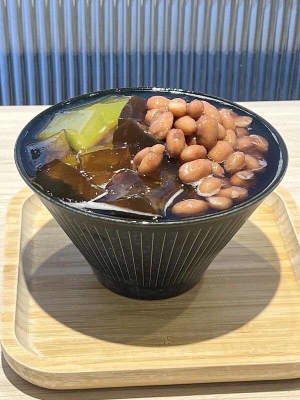 【台灣，桃園市，楊梅區】澎湃豆花楊梅店，豆花、嫩仙草吃到飽的網美豆花店。（楊梅美食&am