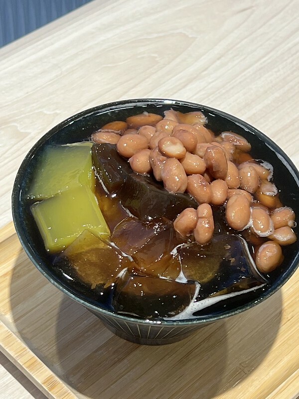 【台灣，桃園市，楊梅區】澎湃豆花楊梅店，豆花、嫩仙草吃到飽的網美豆花店。（楊梅美食&am