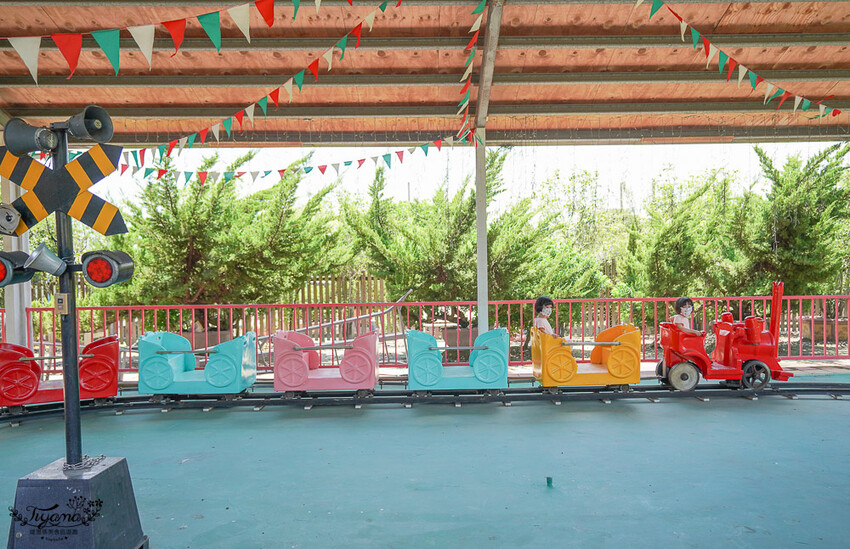 屏東美食|屏東景點《黃金蝦無毒泰國蝦餐廳》吃泰國蝦料理~免費玩旋轉木馬、小火車,親子友善餐廳 @緹雅瑪 美食旅遊趣