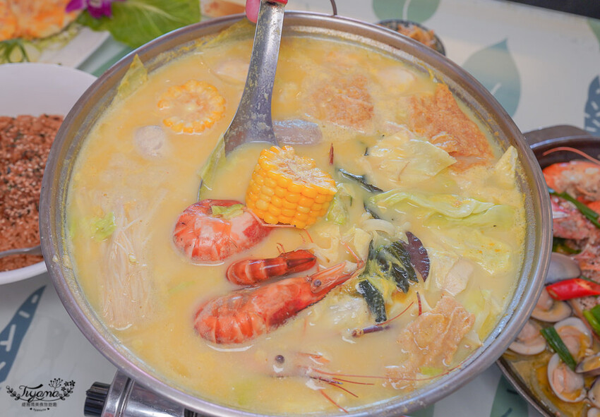 屏東美食|屏東景點《黃金蝦無毒泰國蝦餐廳》吃泰國蝦料理~免費玩旋轉木馬、小火車,親子友善餐廳 @緹雅瑪 美食旅遊趣