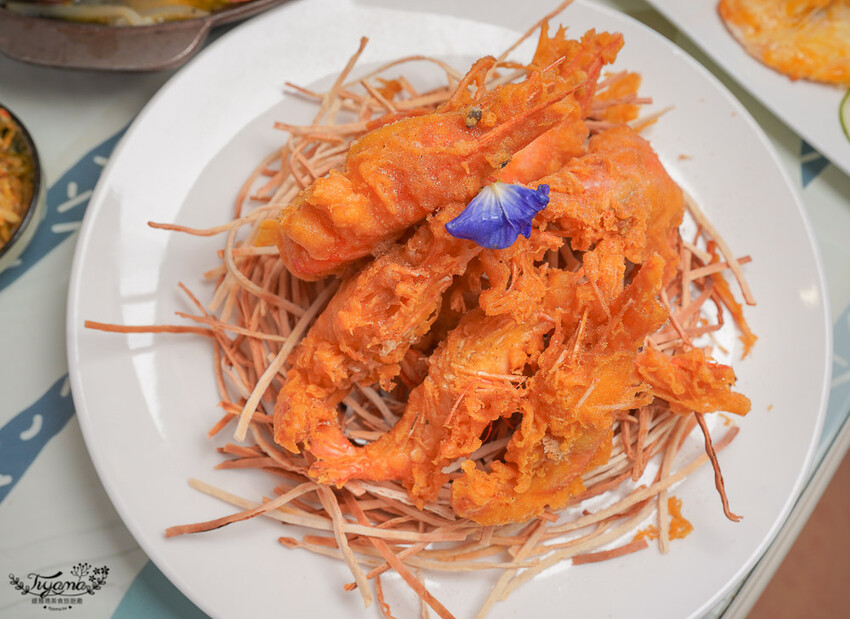 屏東美食|屏東景點《黃金蝦無毒泰國蝦餐廳》吃泰國蝦料理~免費玩旋轉木馬、小火車,親子友善餐廳 @緹雅瑪 美食旅遊趣