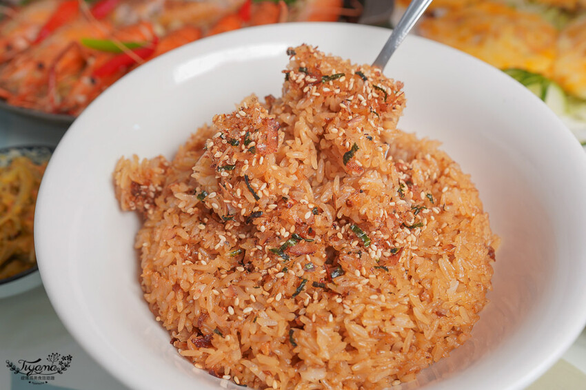 屏東美食|屏東景點《黃金蝦無毒泰國蝦餐廳》吃泰國蝦料理~免費玩旋轉木馬、小火車,親子友善餐廳 @緹雅瑪 美食旅遊趣