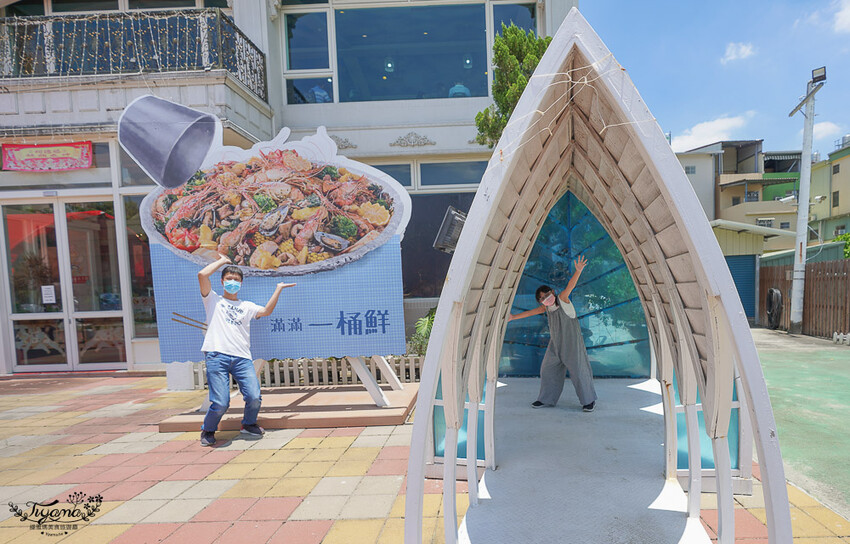 屏東美食|屏東景點《黃金蝦無毒泰國蝦餐廳》吃泰國蝦料理~免費玩旋轉木馬、小火車,親子友善餐廳 @緹雅瑪 美食旅遊趣