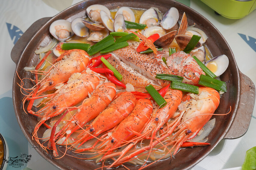 屏東美食|屏東景點《黃金蝦無毒泰國蝦餐廳》吃泰國蝦料理~免費玩旋轉木馬、小火車,親子友善餐廳 @緹雅瑪 美食旅遊趣