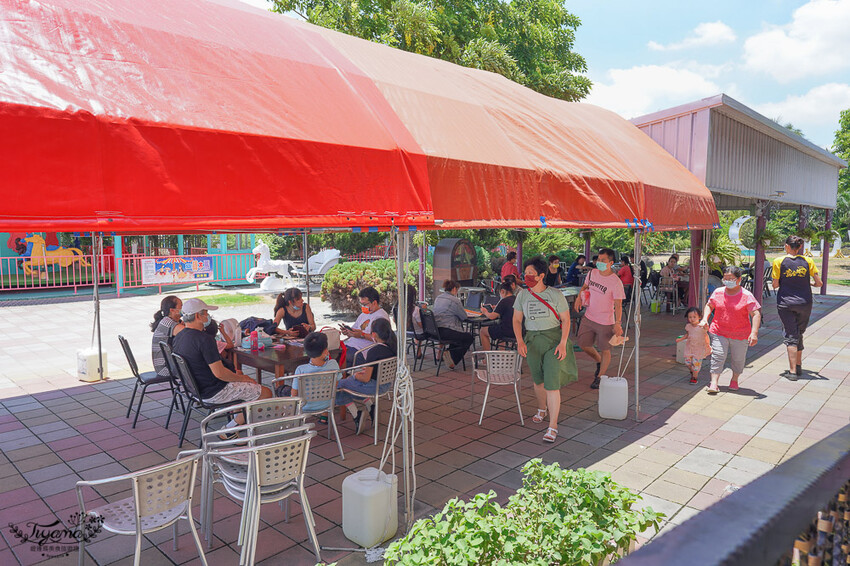 屏東美食|屏東景點《黃金蝦無毒泰國蝦餐廳》吃泰國蝦料理~免費玩旋轉木馬、小火車,親子友善餐廳 @緹雅瑪 美食旅遊趣